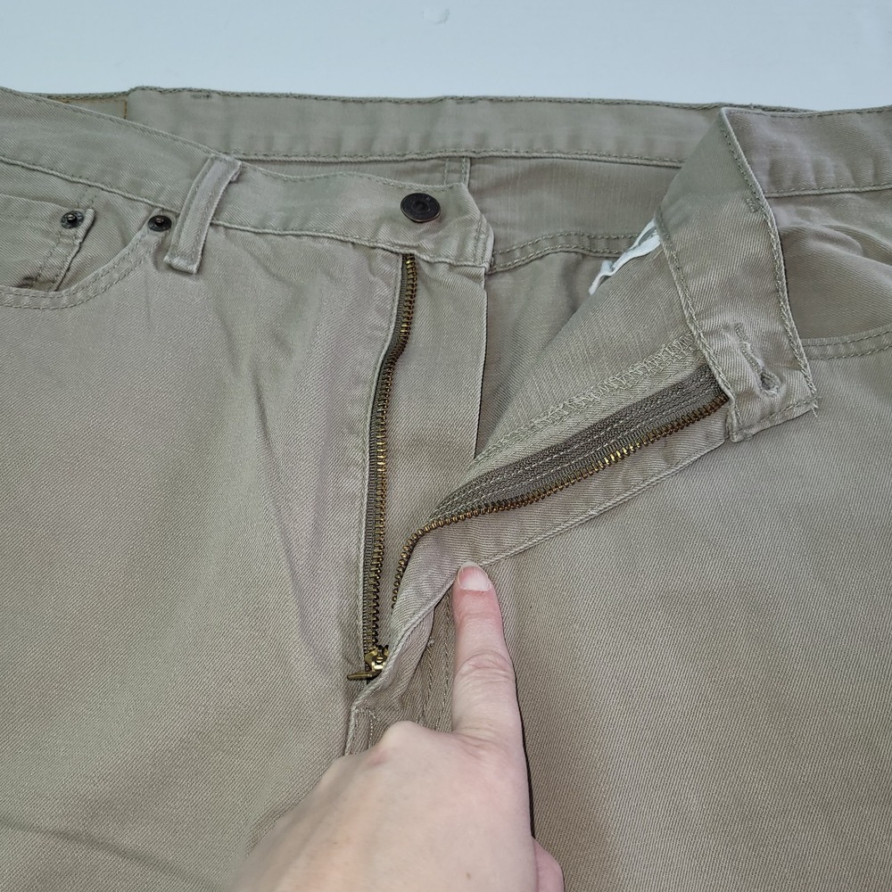 Levi's 505 Regular Fit Pants Mens 38x32 Khaki Tan Straight Leg Twill Flaw READ - Picture 10 of 13